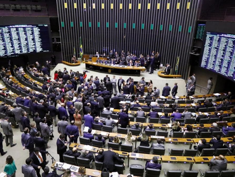 Os 54 deputados que foram a todas as sessões do primeiro semestre