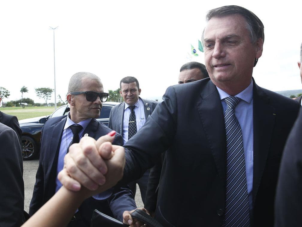 Família Bolsonaro empregou 22 parentes em seus gabinetes desde 1991, aponta O Globo