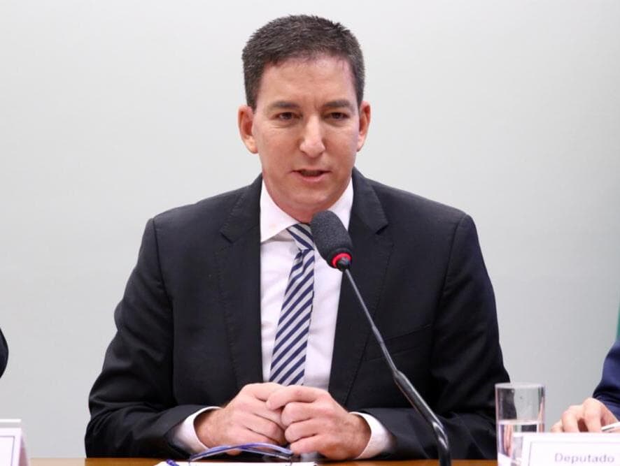 Oposição quer saber se PF investiga Glenn Greenwald