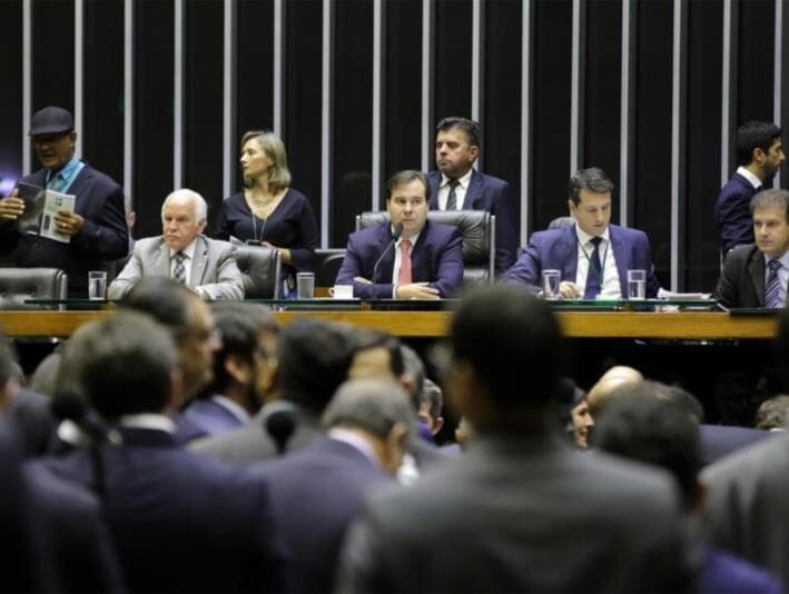 Centrão desiste de ministérios na MP 870 para evitar acusações de "troca de favores"