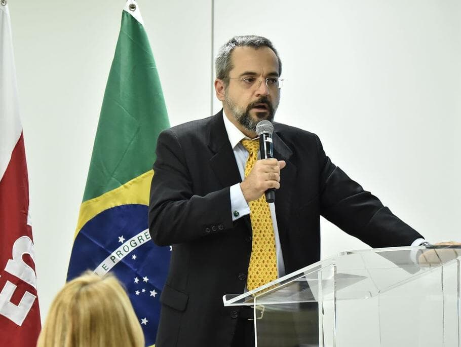 Partiu de deputado do PSL pedido que expôs fragilidade do governo em convocação de ministro da educação