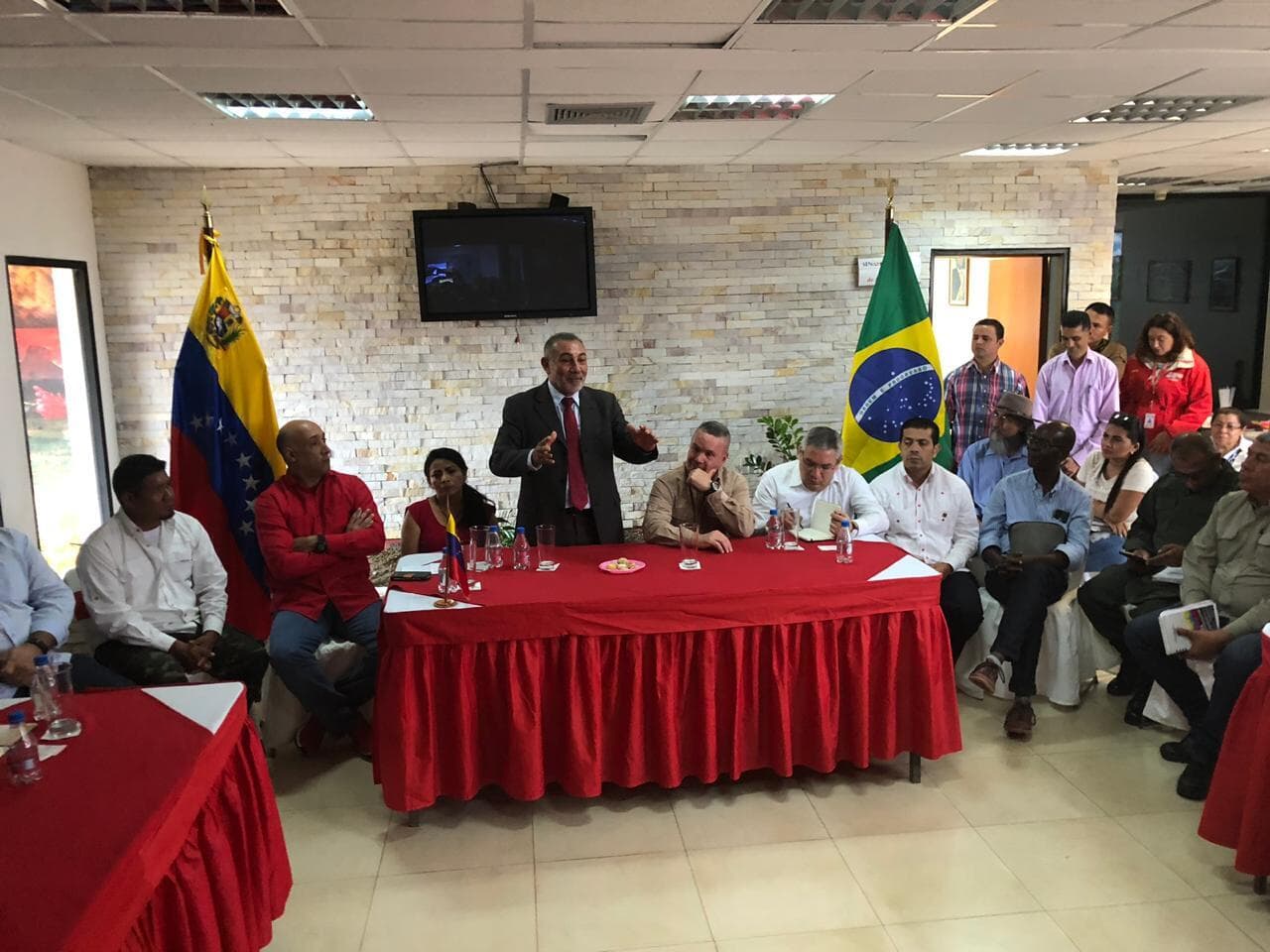 Crise na Venezuela dificulta reabertura da fronteira com Brasil, avalia senador