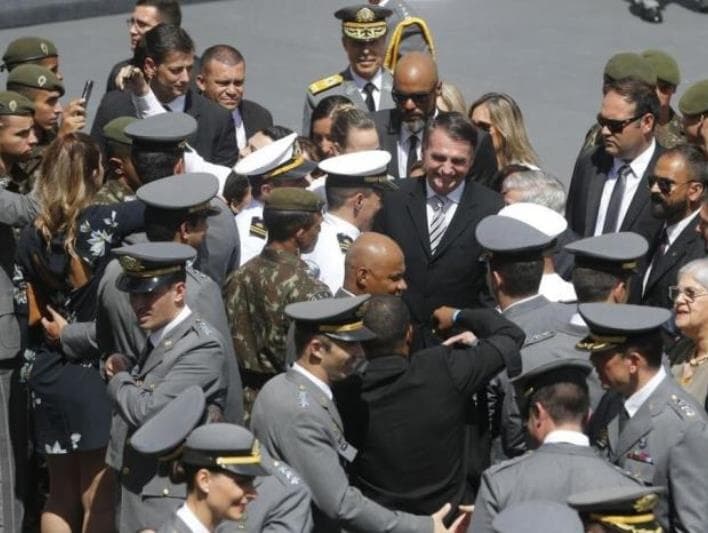 Bolsonaro faz reunião para analisar proposta de reforma da Previdência dos militares