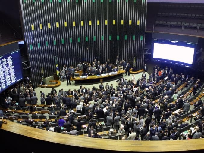 Apenas 29 dos 513 deputados abriram mão do auxílio-mudança. Veja lista de quem recusou a verba pública