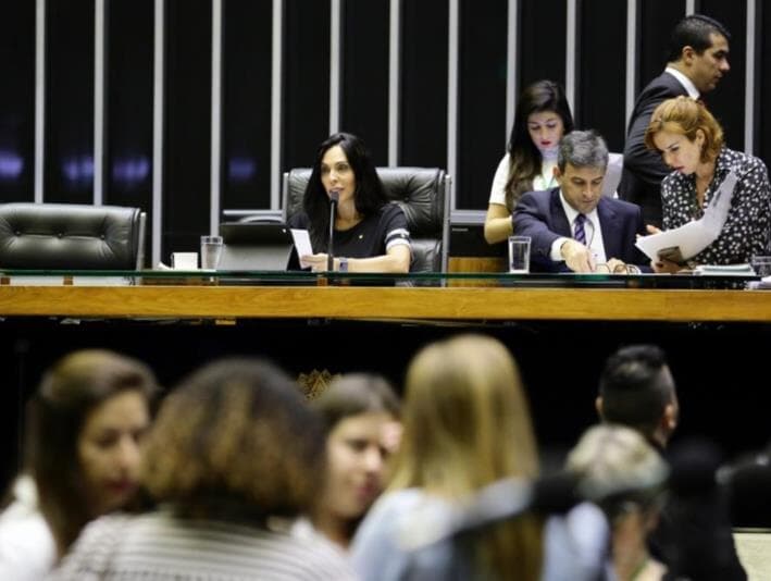 Câmara aprova criação de comissão externa sobre violência contra a mulher