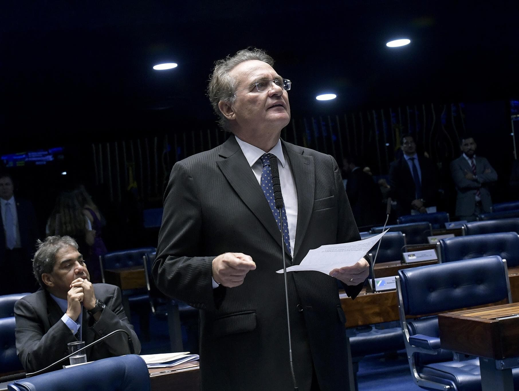 Renan lembra "tragédia de Tancredo" e deseja sorte a Bolsonaro