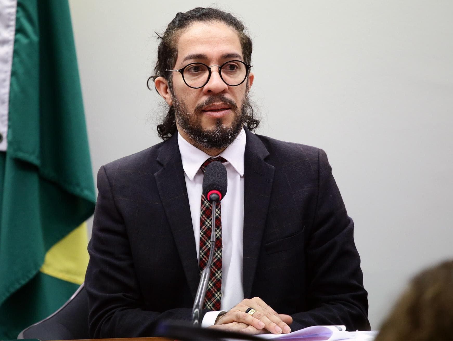 Ministério da Justiça revela um dos autores de ameaças a Jean Wyllys