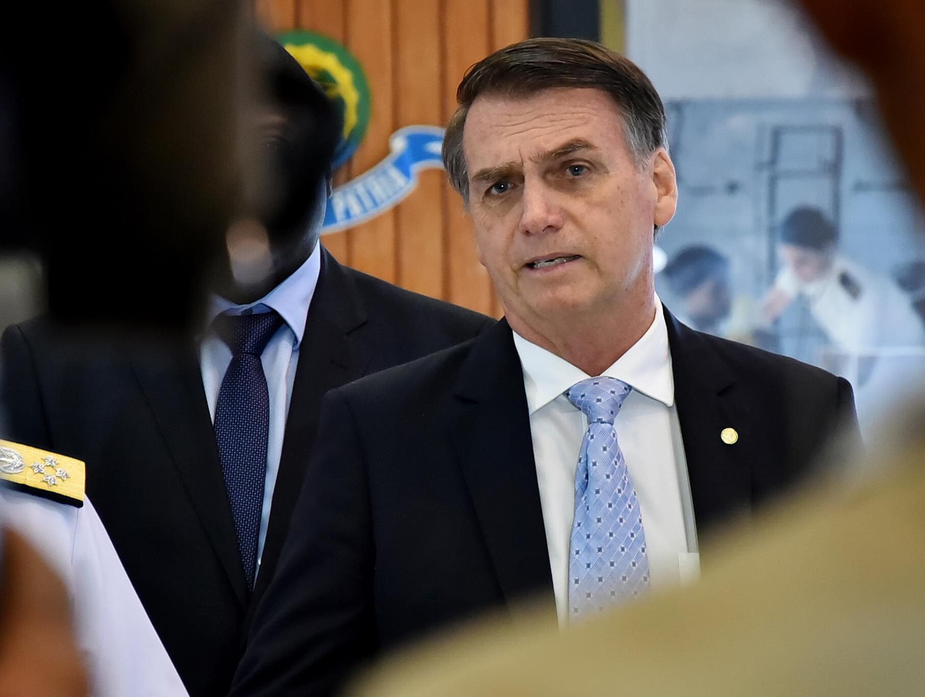 Governo vai subir IOF e estuda baixar Imposto de Renda, afirma Bolsonaro