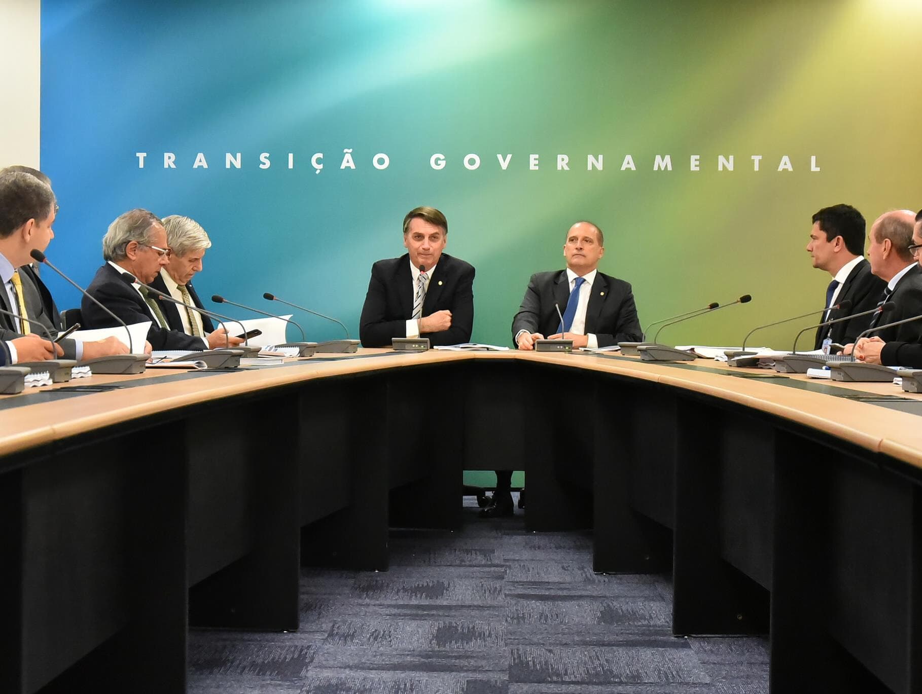 Bolsonaro deve anunciar mais 2 ou 3 ministros; futura Esplanada já tem 20