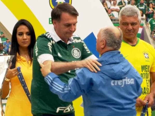 No Brasil do atraso, Bolsonaro é presidente e Felipão é  campeão