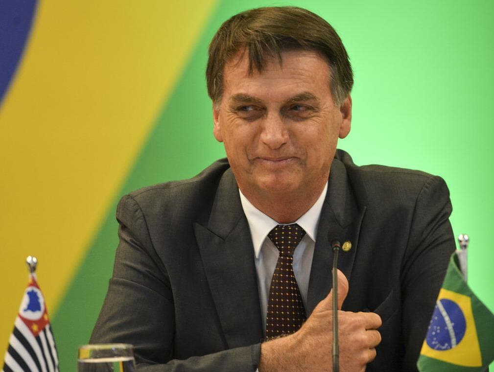 Bolsonaro entrega ao TSE explicações sobre contas de campanha