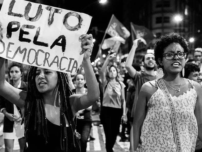 Inédito desprezo pela democracia