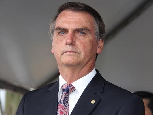 Bolsonaro diz esperar "mea-culpa" por associação ao caso de mulher com suástica na barriga