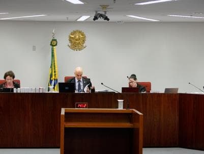 Ministros mantêm no STF processos contra deputados, entre eles o que tatuou "Temer"