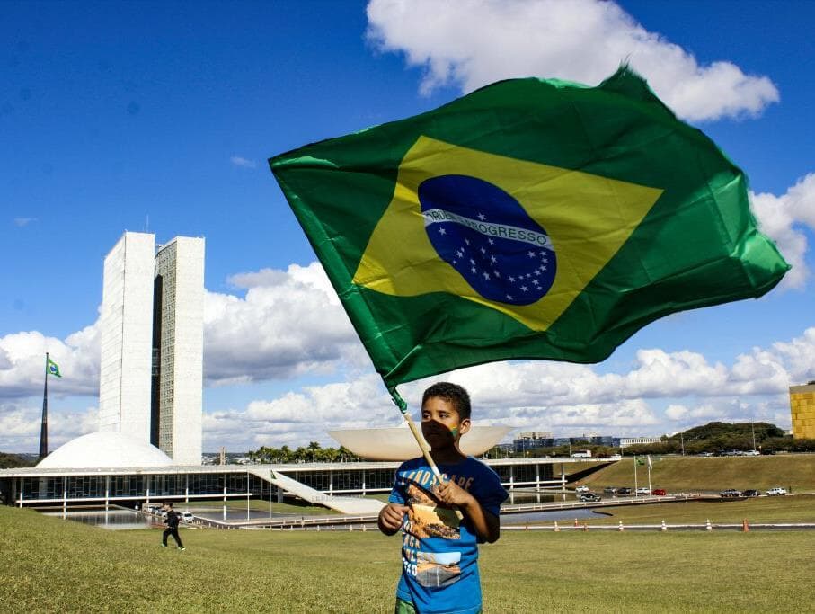 Estatuto da Criança e do Adolescente opõe Bolsonaro e Haddad