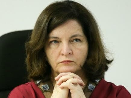 Raquel Dodge pede veto à candidatura de Lula e lembra que ele assinou Ficha Limpa