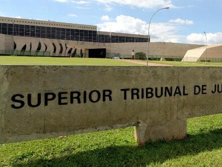 STJ decide restringir foro privilegiado de governadores