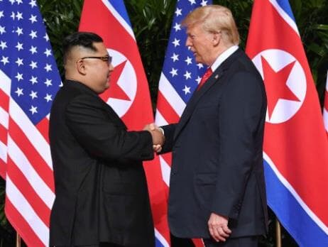 Trump e Kim Jong-un protagonizam reunião histórica em Singapura