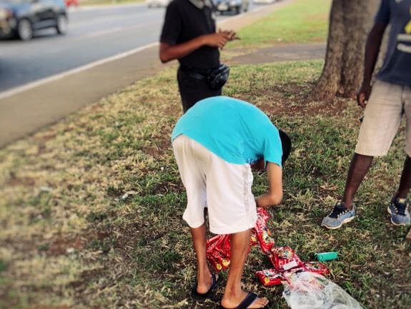 Trabalho infantil em frente ao Ministério do Trabalho é ignorado por autoridades