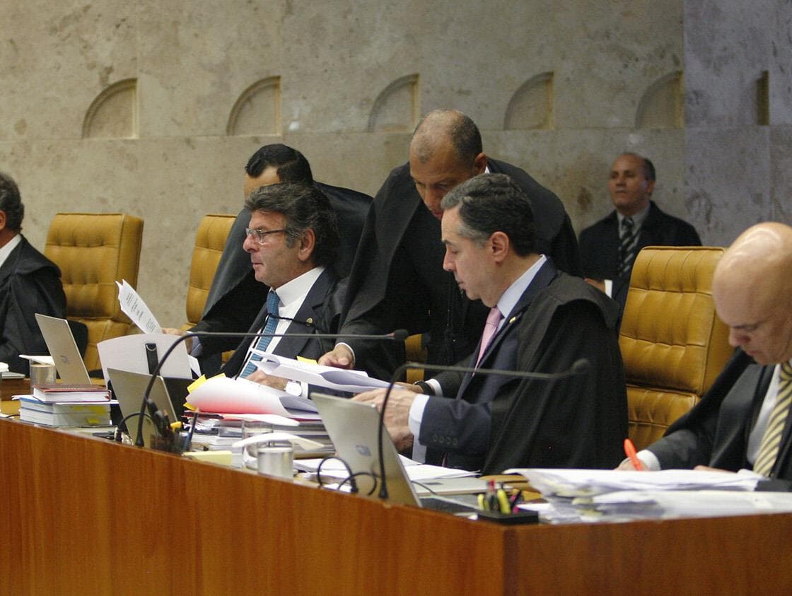 Ministros do Supremo arquivam investigações contra quatro parlamentares