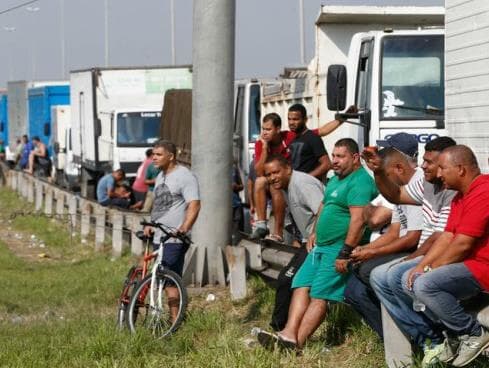 Associação que conduz greve critica Temer e mantém mobilização, mas pede desbloqueio de vias