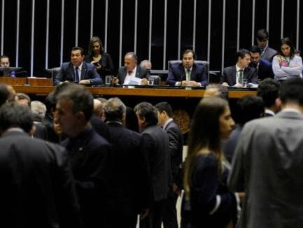 Câmara aprova reoneração da folha com isenção de PIS/Cofins no diesel