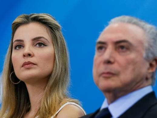 Marcela Temer pula em lago para salvar cachorro e afasta servidora que não a ajudou, diz Veja