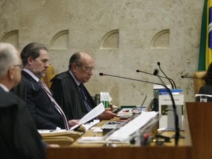 Gilmar ataca magistratura e vota por restrição de foro a parlamentar. Decisão foi unânime no STF