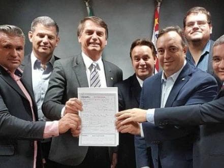 Após entrada de Bolsonaro, partido cobra mais verba de fundo que pretende extinguir