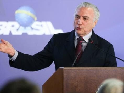 Temer se compara a Tiradentes e ataca "torcida pelo fracasso", mas não cita denúncias de corrupção