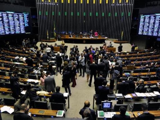 MDB e PSB são os que mais perderam deputados na janela partidária. DEM, o que mais ganhou. Veja os números e quem trocou de partido