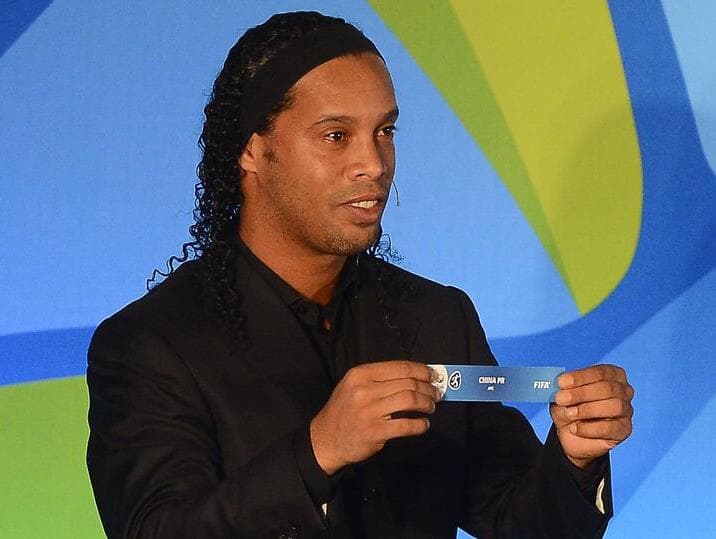 Ronaldinho Gaúcho se filia ao PRB de Brasília; ex-jogador flerta com candidatura ao Senado