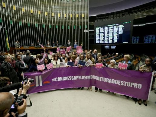 Deputadas e senadoras definem pauta para Semana da Mulher