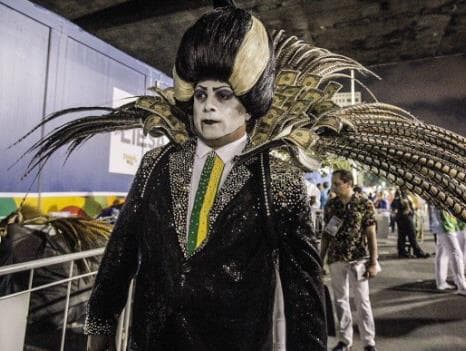 "Vampiro-presidente" da Tuiuti é proibido de usar faixa presidencial no desfile das campeãs