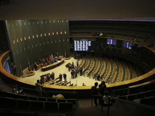 Faltas dos deputados federais aumentaram 52% em 2017; confira a assiduidade de cada um deles