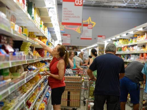 Inflação oficial pelo IPCA em 2017 é de 2,95%; queda no preço dos alimentos puxou inflação para baixo