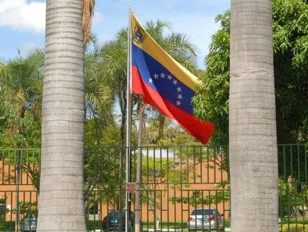 Em retaliação à Venezuela, Brasil decide expulsar principal diplomata venezuelano no país