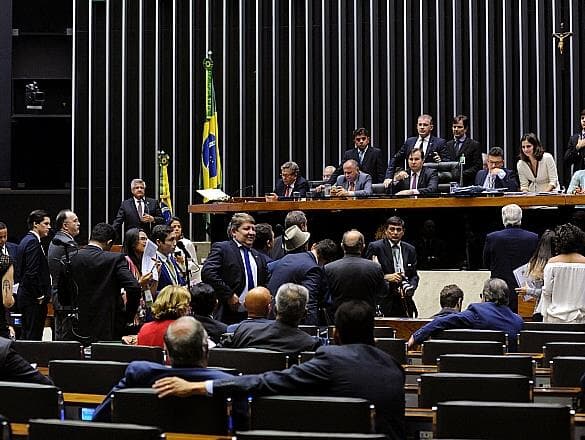 Deputados aprovam acordo sobre transporte aéreo entre Brasil e EUA