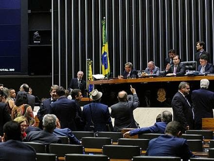 Câmara aprova urgência para projeto que disciplina lobby, mas texto só será votado em 2018