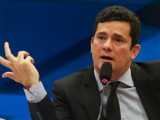 Moro e Bretas criticam loteamento político em estatais em evento na Petrobras; sindicalistas protestam