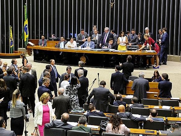 Câmara aprova projeto que compensa estados por perdas com Lei Kandir; texto vai ao Senado