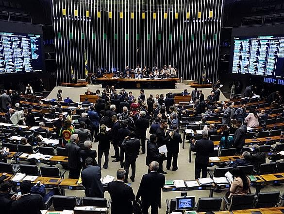 PEC dos precatórios é aprovada em segundo turno por unanimidade na Câmara e volta ao Senado