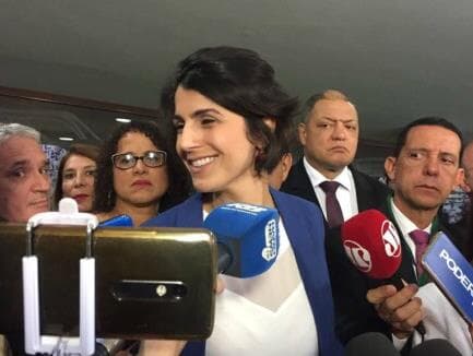 "Candidatura não é ruptura com o PT", diz Manuela d'Ávila ao se lançar à Presidência