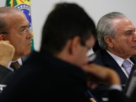 Ausência de líderes em reunião com Temer expõe insatisfação na base aliada