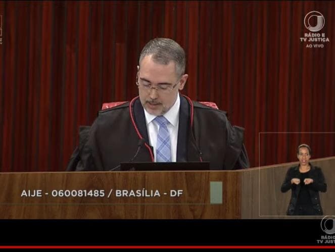 Quarto a votar no TSE, André Ramos Tavares defende condenação de Bolsonaro