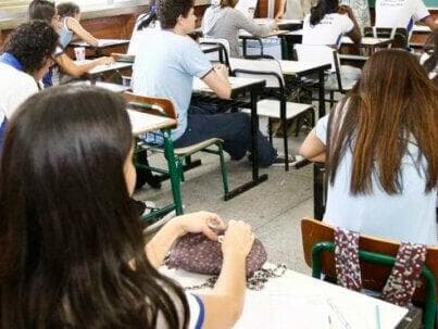 Por que insistimos em selecionar diretores de escola exclusivamente por indicação política?