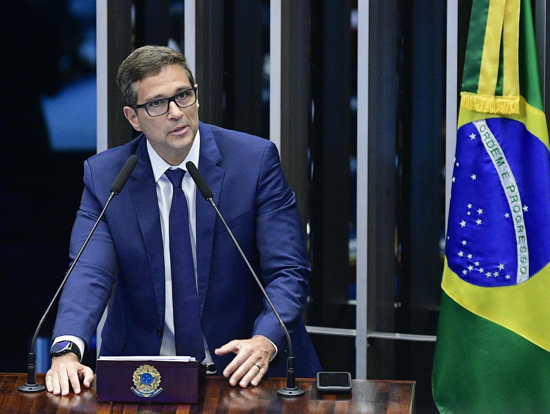 Campos Neto defende taxa de juros em audiência no Senado