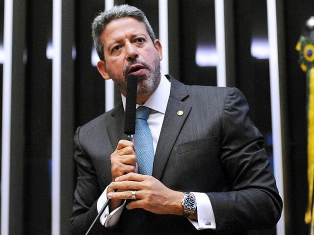 Arthur Lira promete "rigor da lei" para envolvidos em atos golpistas