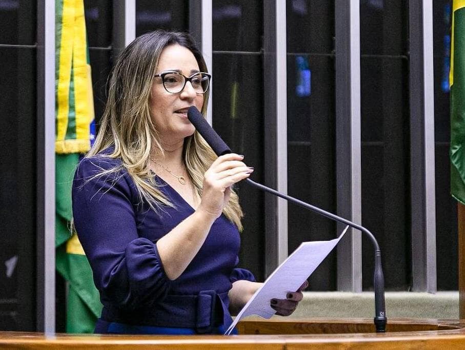 Deputada renuncia, e Câmara tem três mudanças em relação à eleição