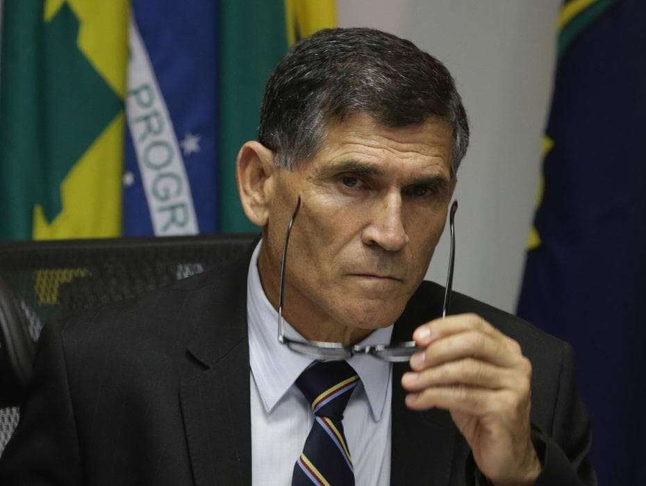 Exclusivo: Santos Cruz acusa Bolsonaro de politizar o 7 de Setembro: "Fanfarronice e covardia"